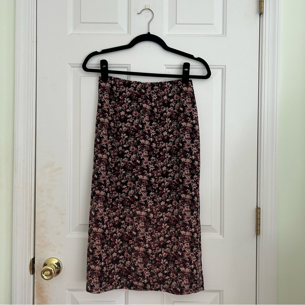 Hollister Floral Midi Skirt - Black and Pink